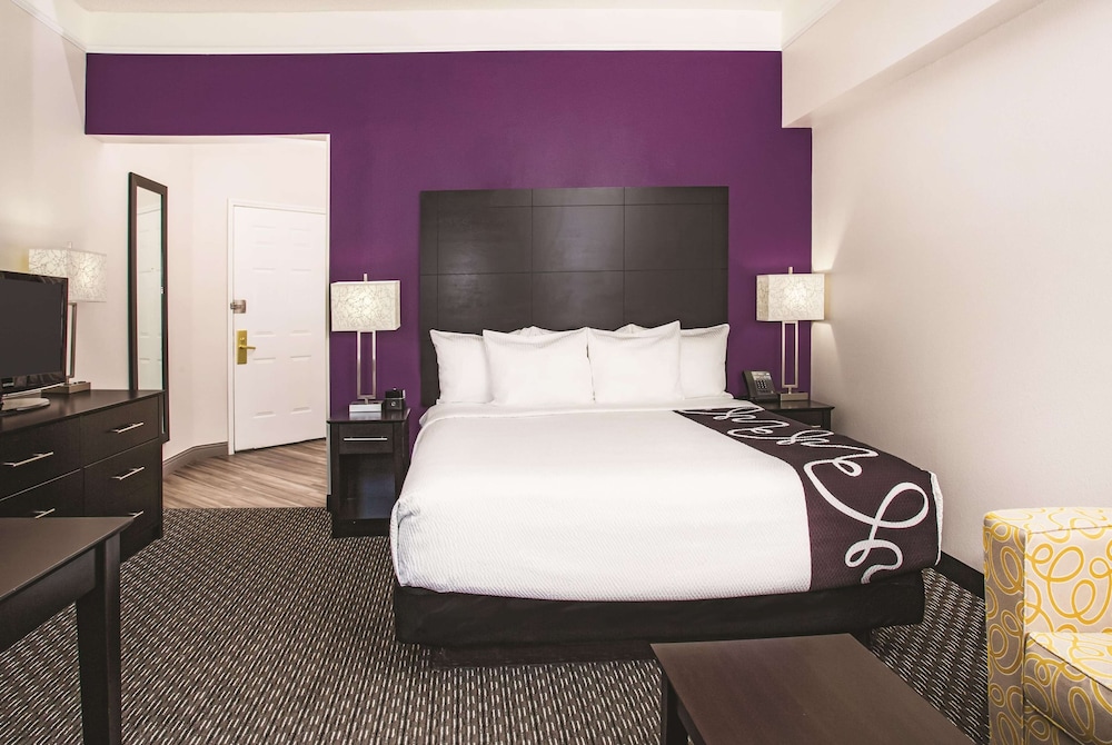 La Quinta Inn And Suites By Wyndham Las Vegas Summerlin Tech 12/49