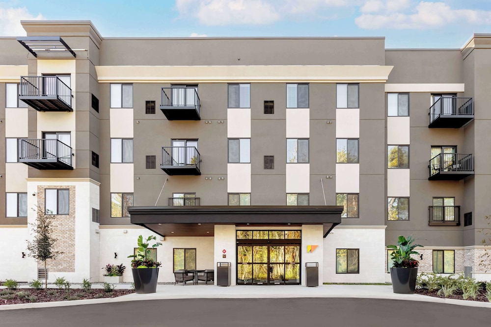 WaterWalk Extended Stay by Wyndham Jacksonville Deerwood Pk photo4