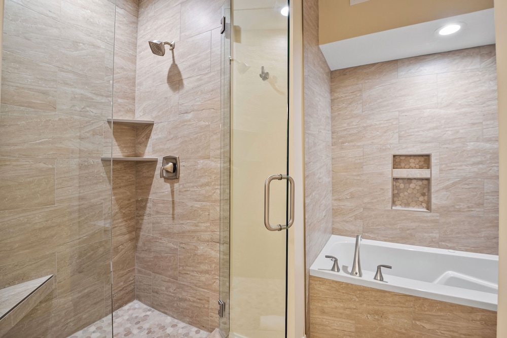 Town Pointe By Lespri Management 48/50