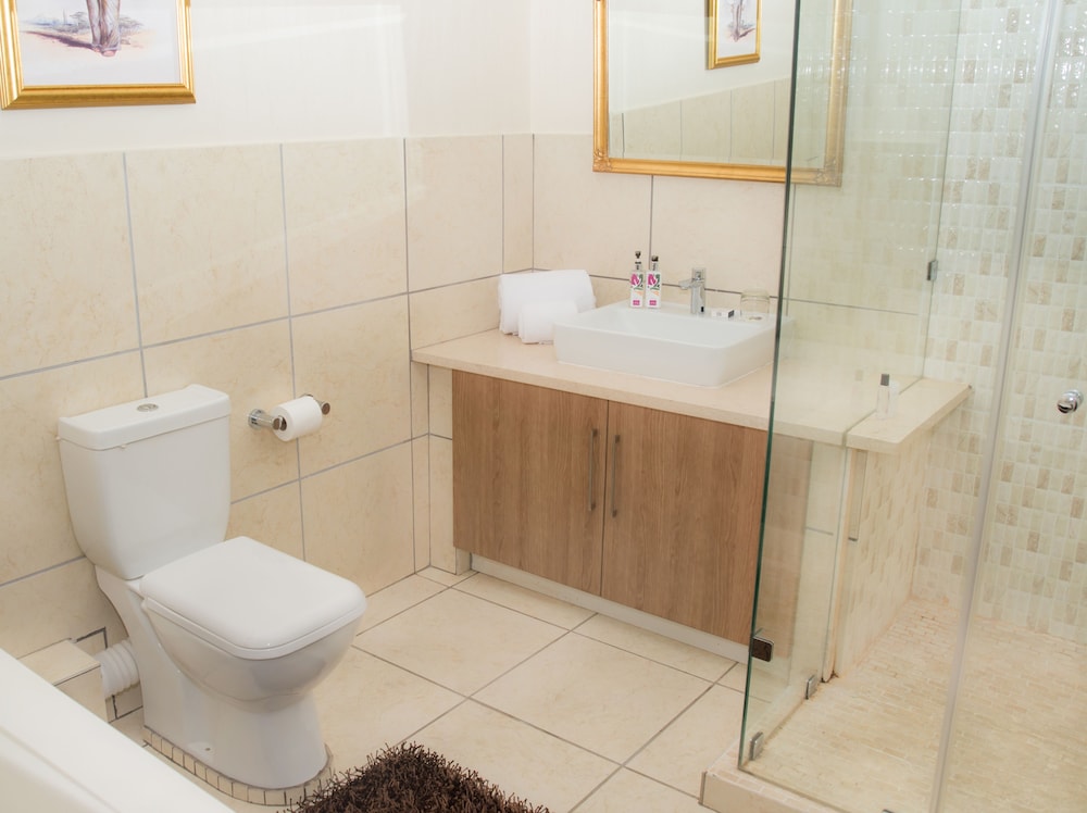 Gardenia Boutique Hotel 48/50