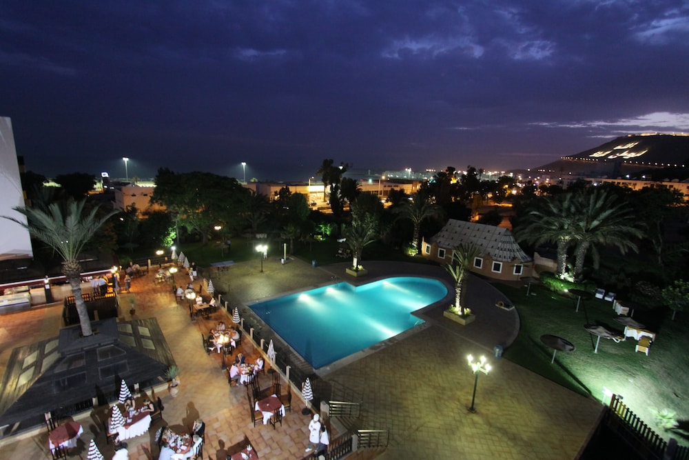 Hotel Oasis and Spa 46/50