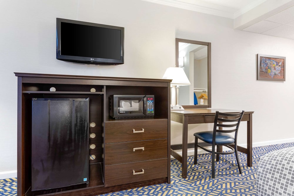 Econo Lodge Hicksville - Long Island 22/25