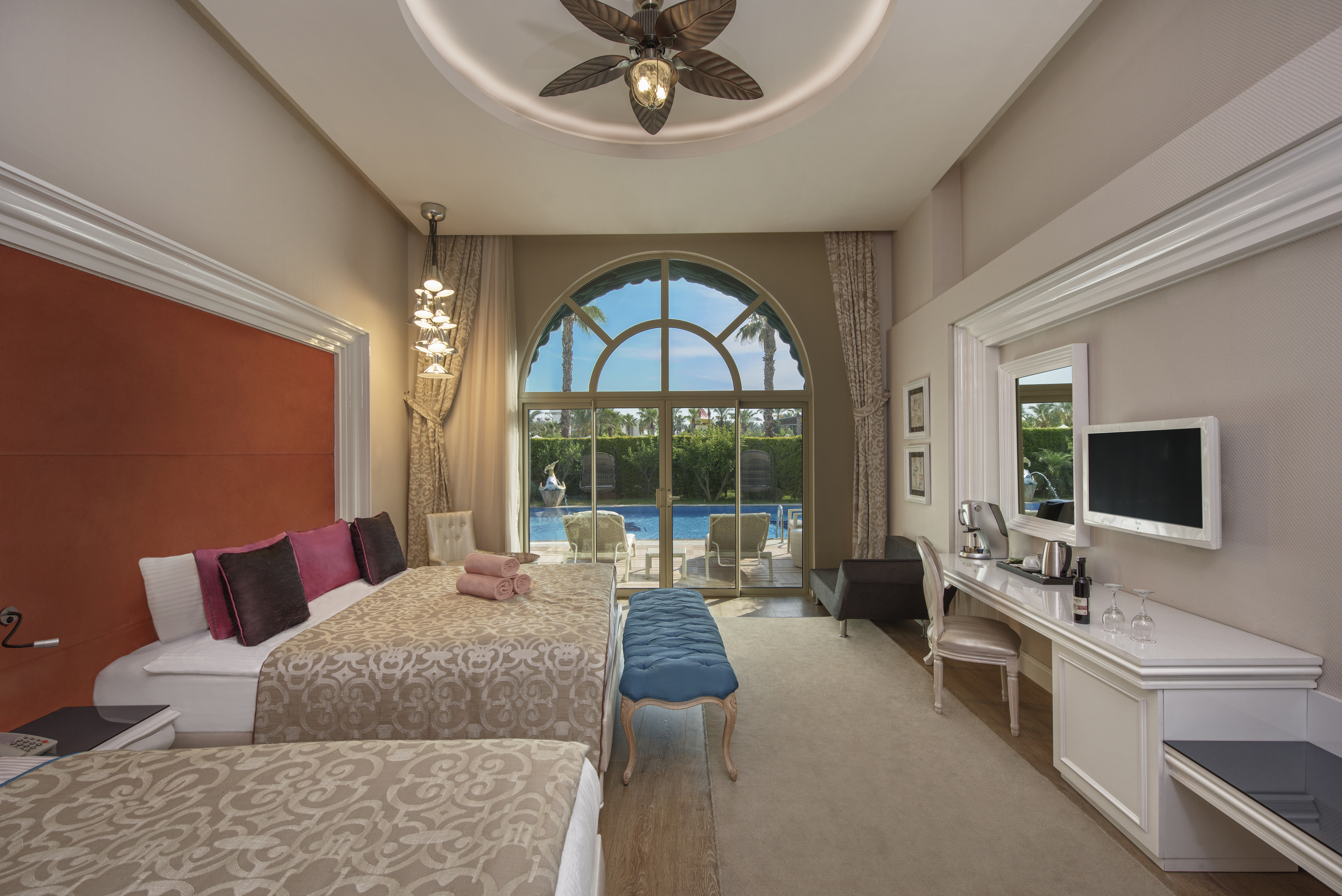 Room, Double Bed, Lateral Side Sea View