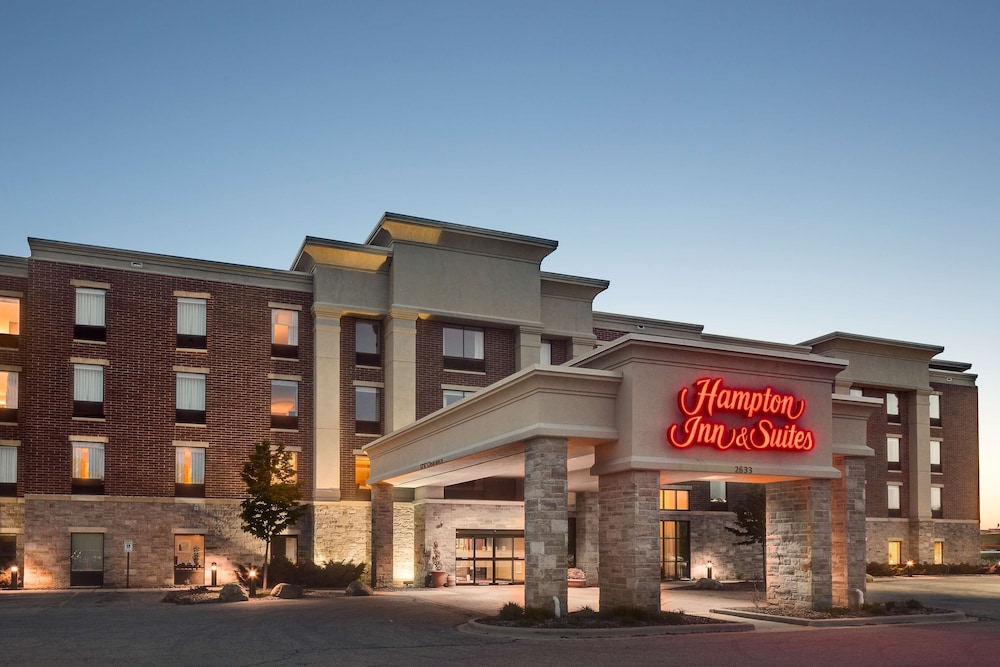 Hampton Inn Suites Grafton 1/46