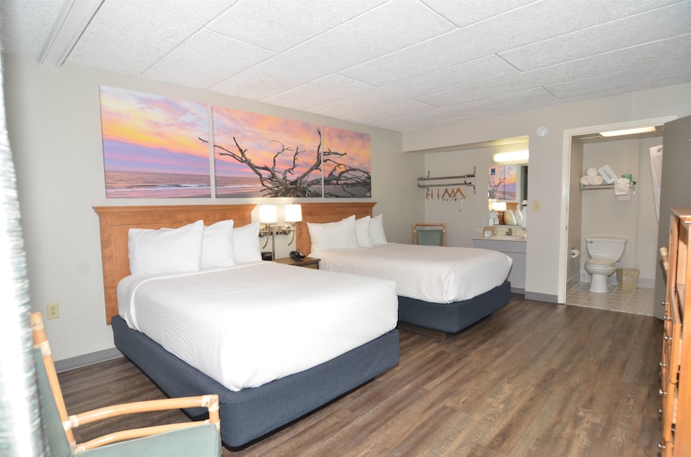 Days Inn & Suites By Wyndham Jekyll Island 22/58