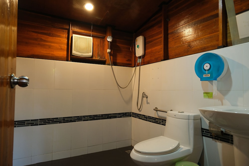 Deluxe, Family, 1 Double and 1 Single Bed, Sea Front