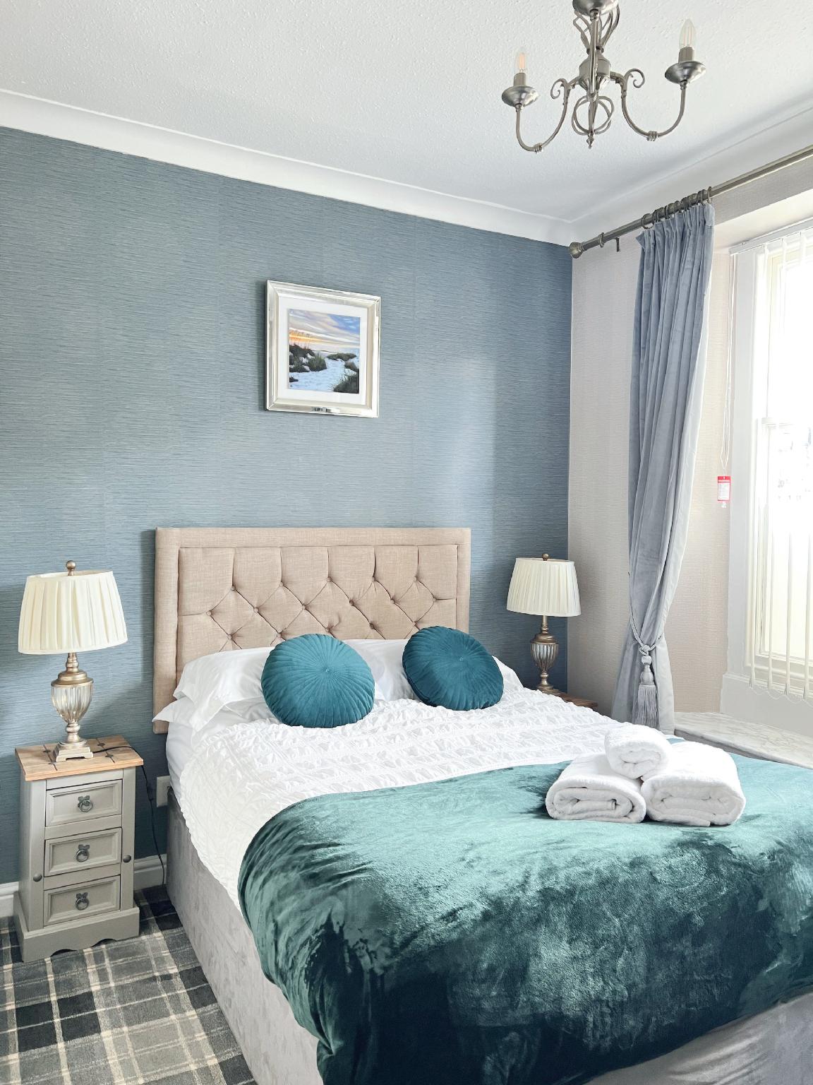 Room, Double Bed, Street View