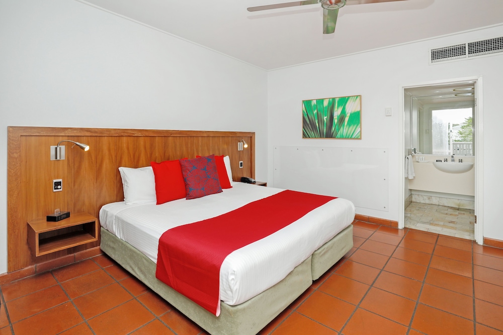 Ramada By Wyndham Cairns City Centre 10/50