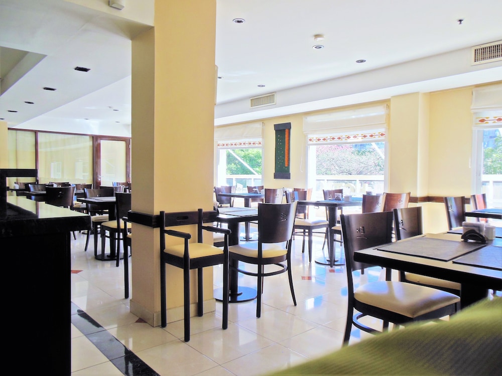 Embajador Hotel 34/55