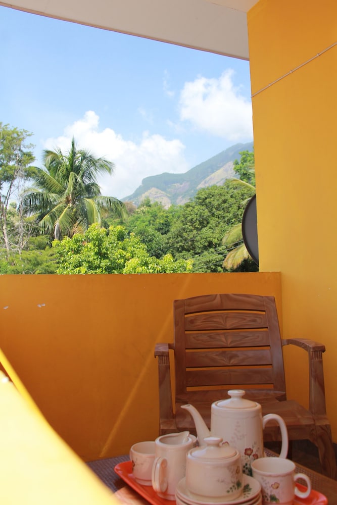 Anura Guest Inn 19/40