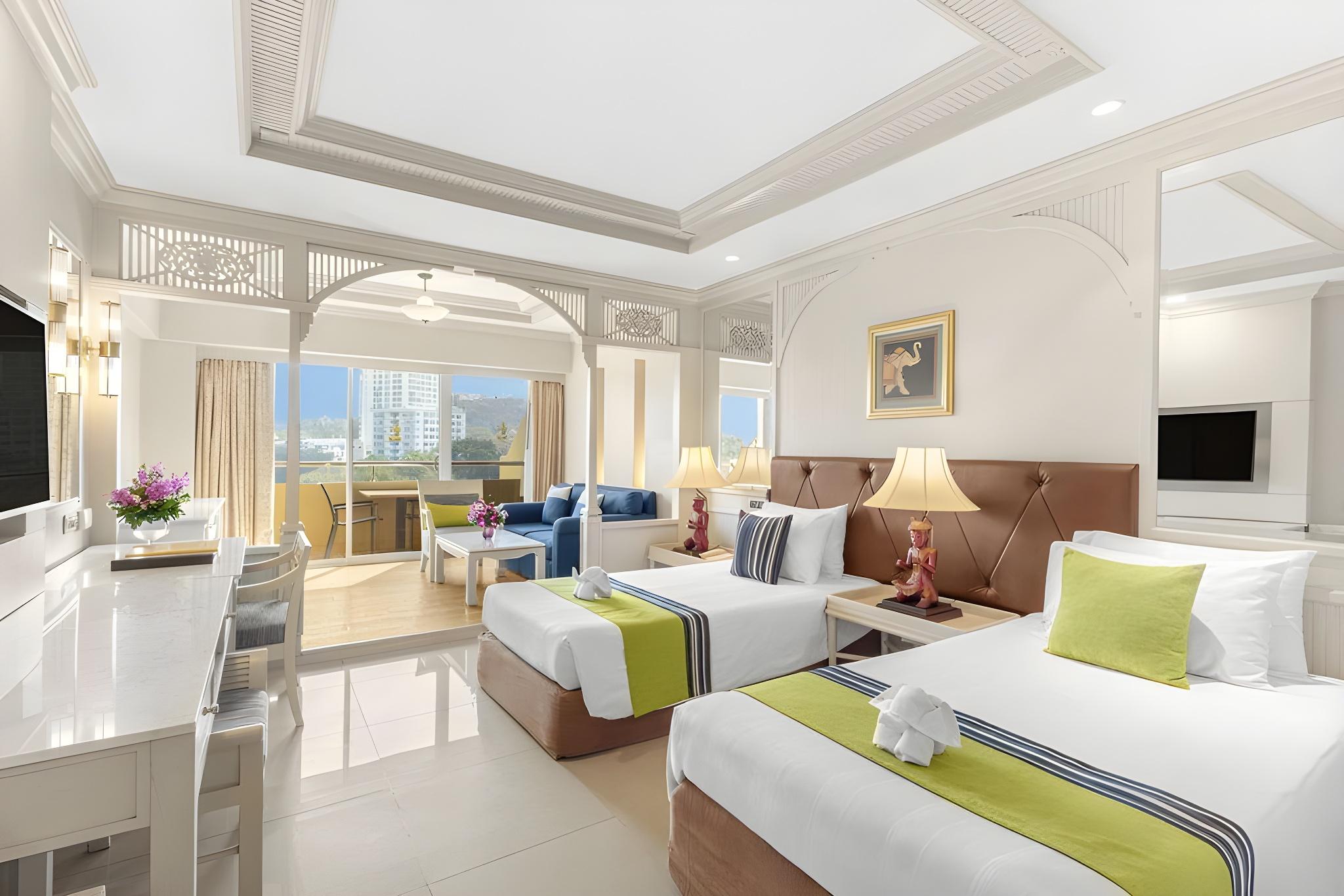 Plus, Mini, Suite, Twin Beds, 2 Double Beds