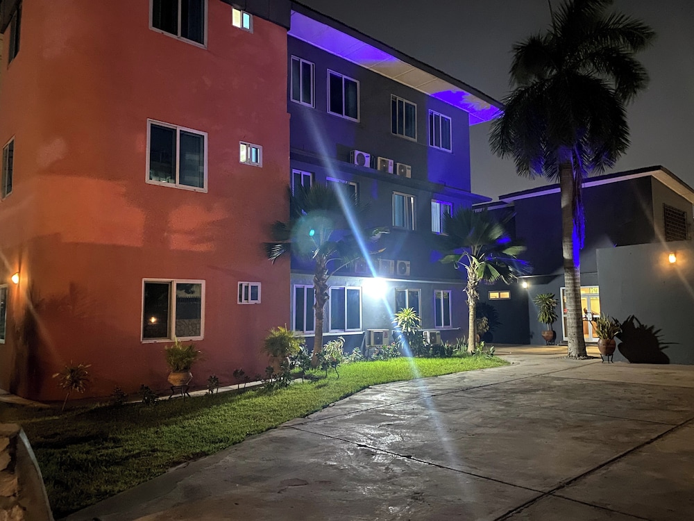 Manjaro Suites 3/50