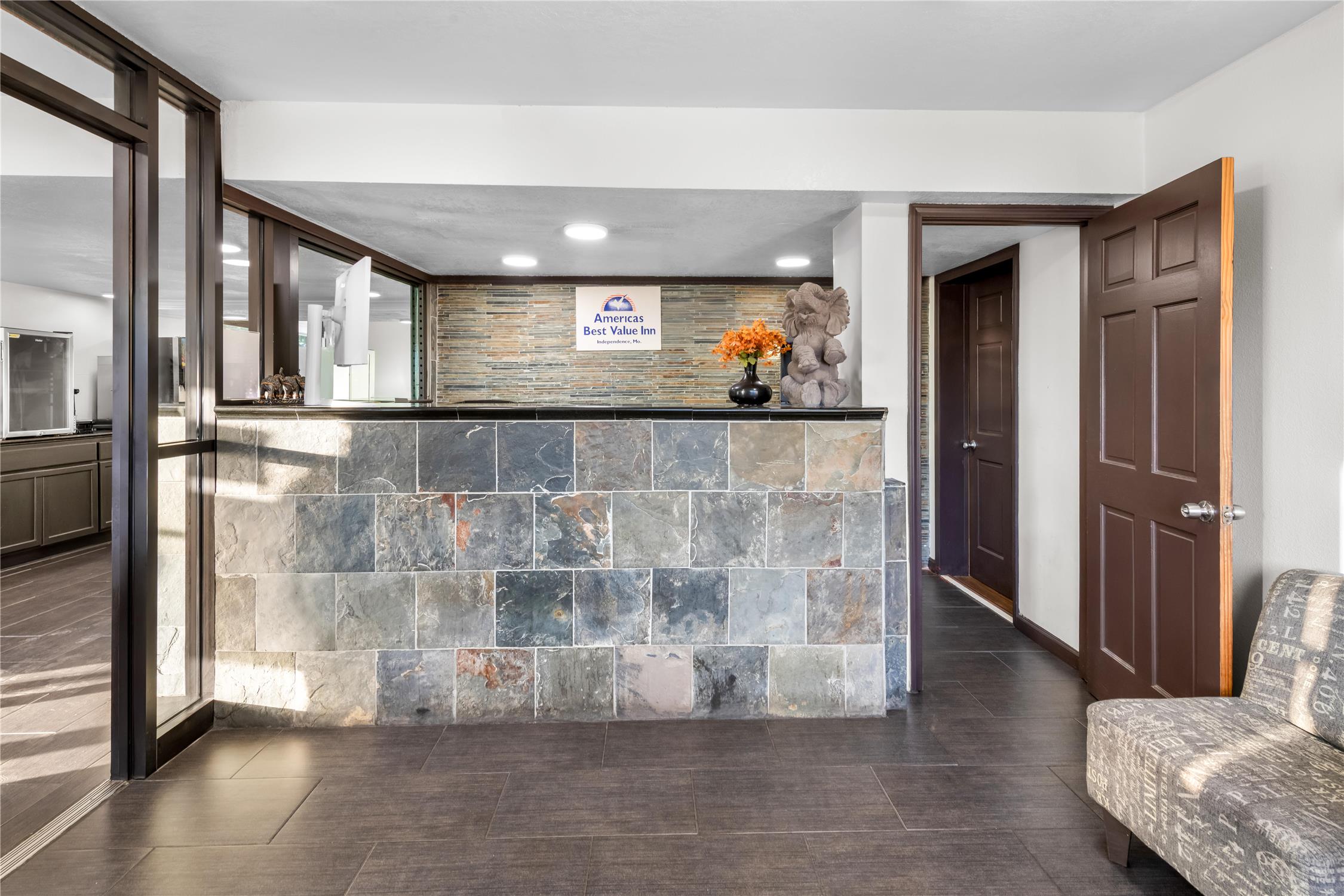 Americas Best Value Inn Kansas City E Independence 7/28