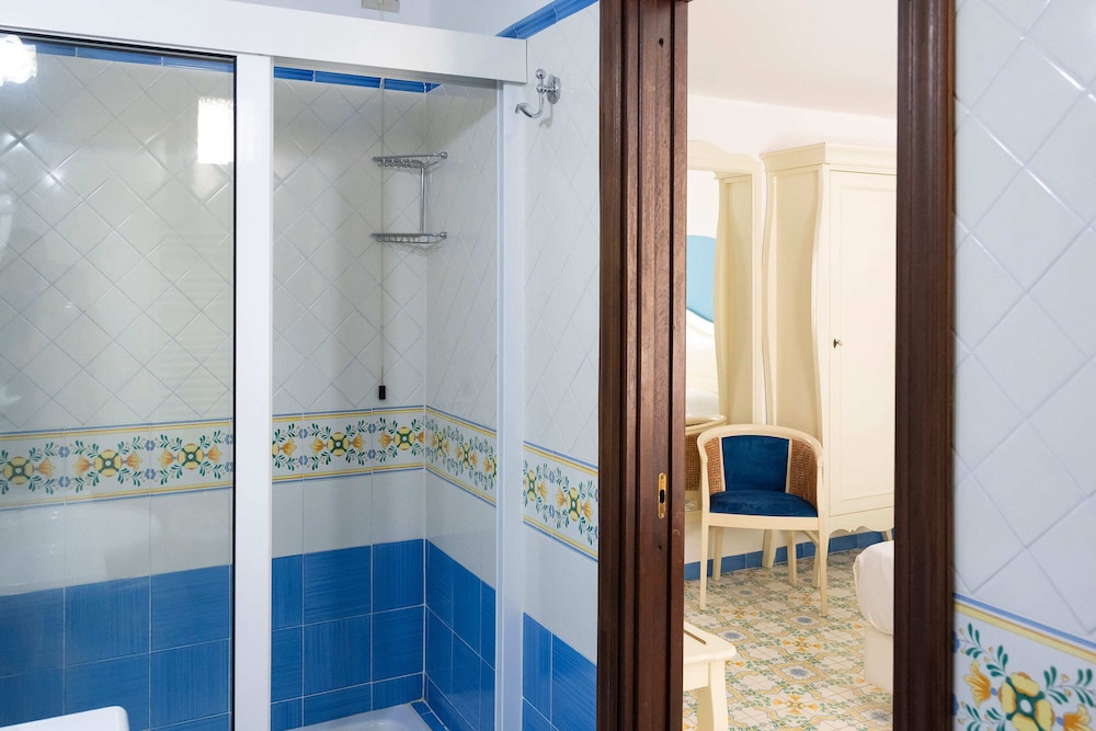 غرفة كلاسيكية ثلاثية، Hotel Amalfi 10/10