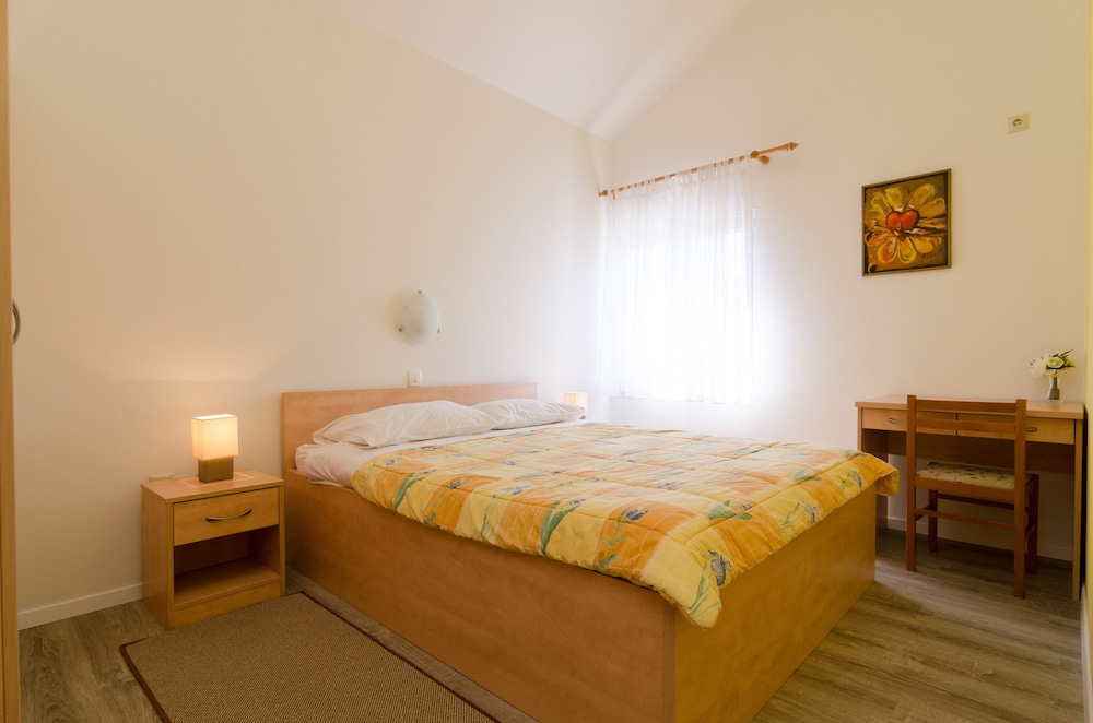 Villa Irena 6/50