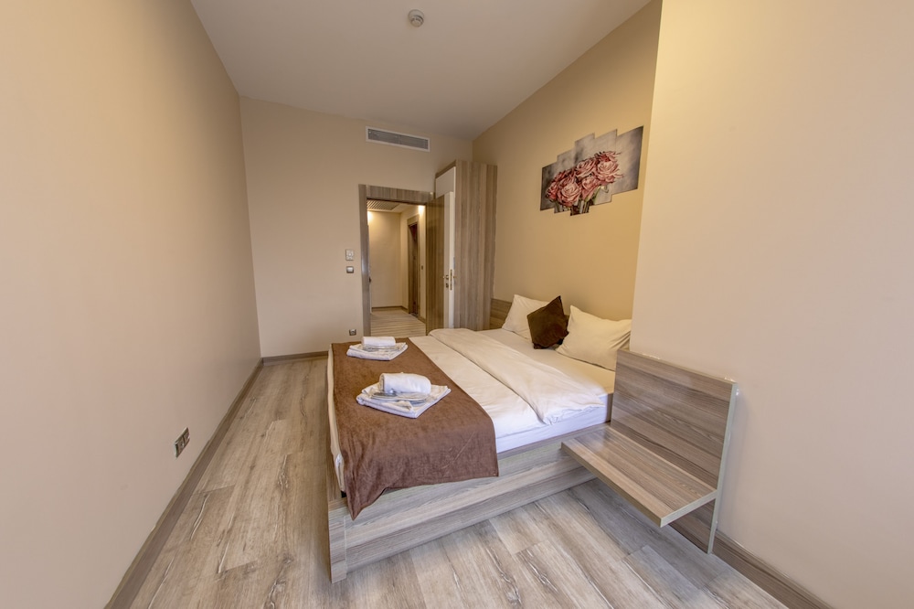 MyHouse N5 Suites 24/69