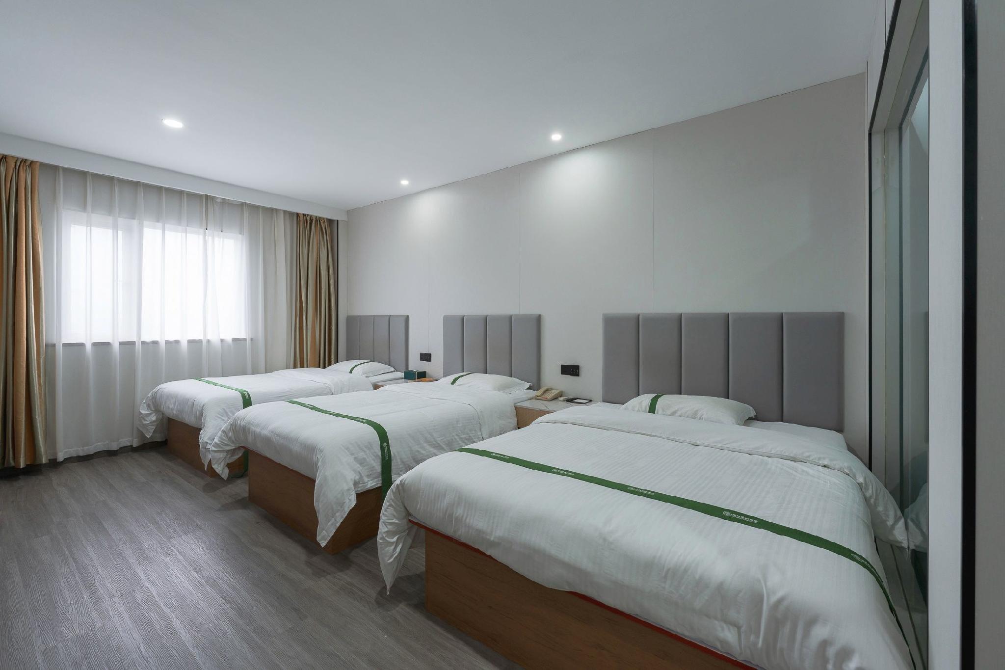 ROOM, TRIPLE