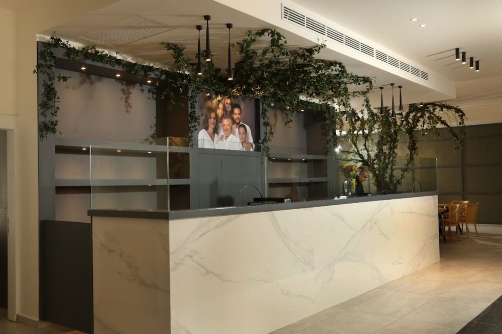 Delilah Hotel 11/51