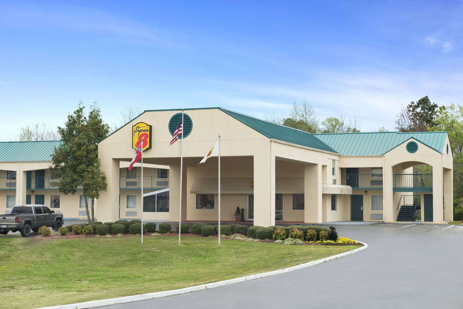 Super 8 by Wyndham Meridian 1/25