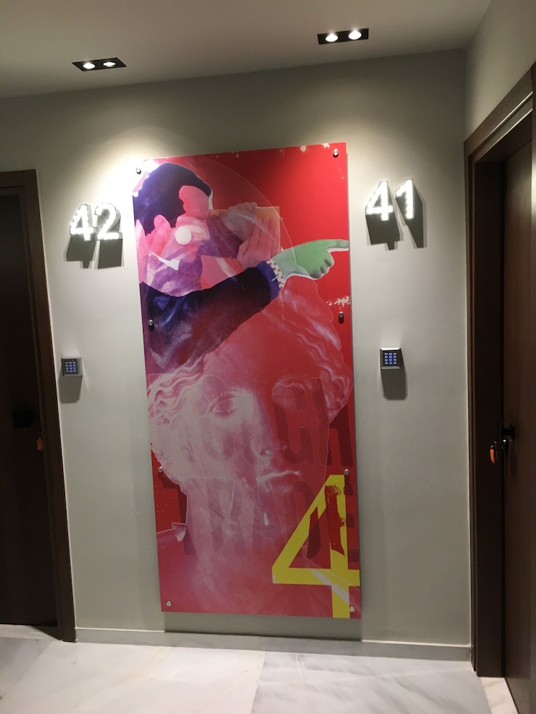 360 Degrees Pop Art Hotel 36/74