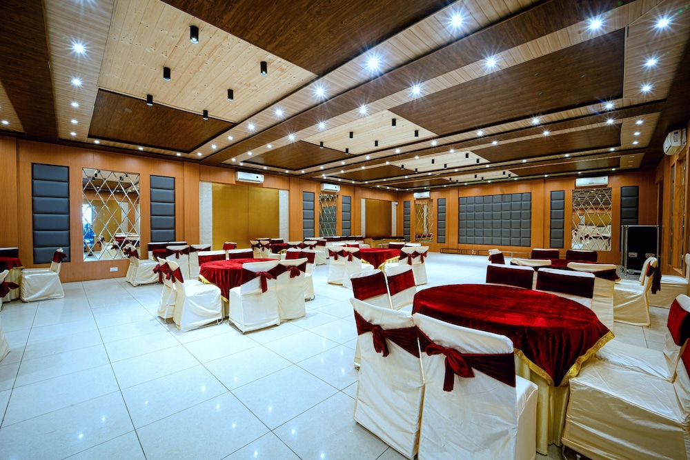Grand Legacy Hotel 25/32