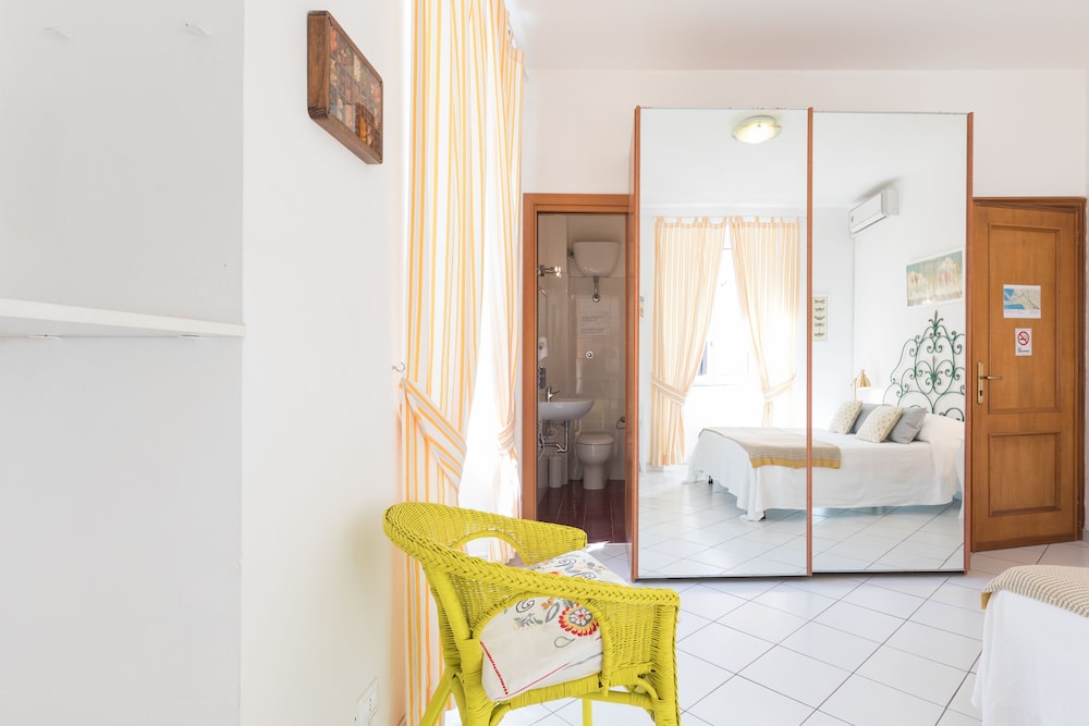 B&B Piazza Fratti 23/69