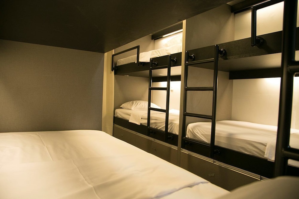 Ipanema Beach Hostel 24/64