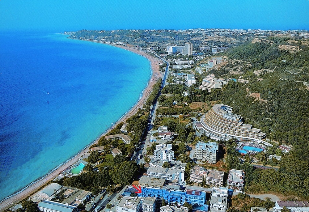 Caravel Apartment Hotel 40/44
