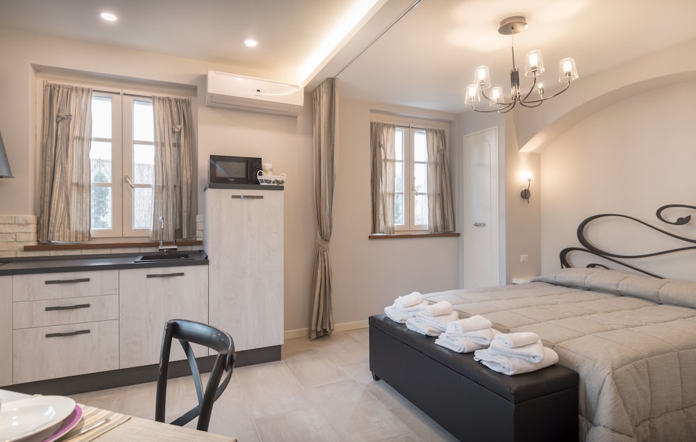 1 Bedroom, Deluxe, Apartment, 1 Queen and 1 Bunk Bed, Hill View, Kitchen