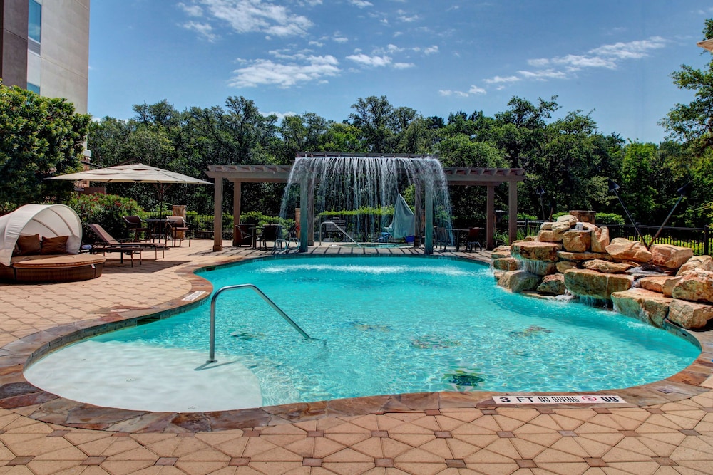 Hampton Inn Suites Boerne 6/63