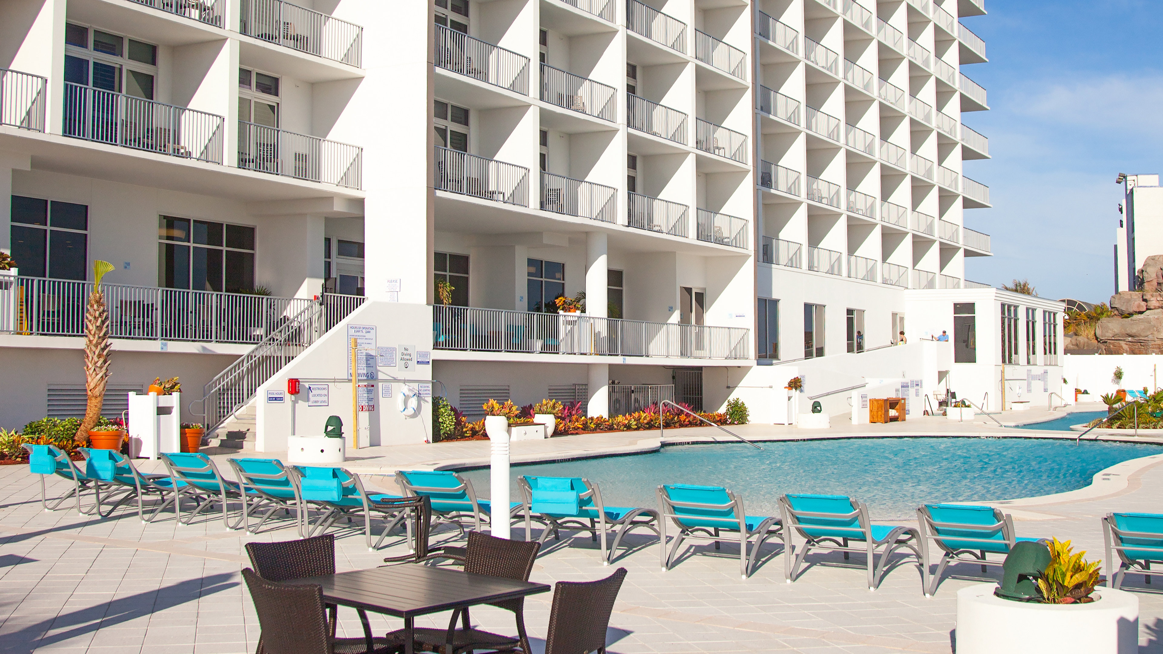 Holiday Inn Express Suites Panama City Beach 43/50