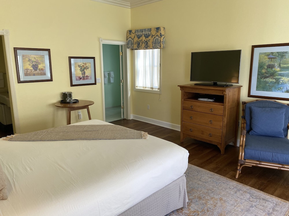 Elm House Inn 10/48