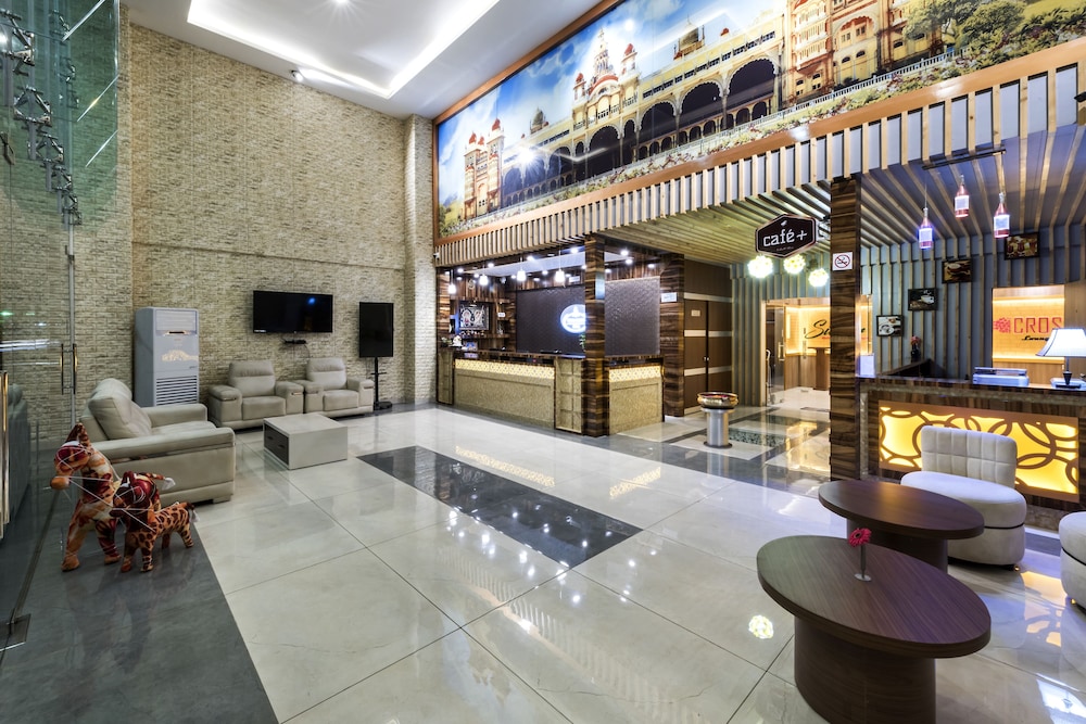 T S Royal Grand Hotel 8/33