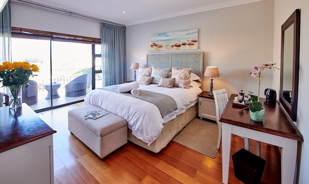 The Hamptons Guest House 5/50