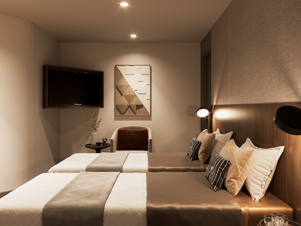 Senior, Single Bed, City View