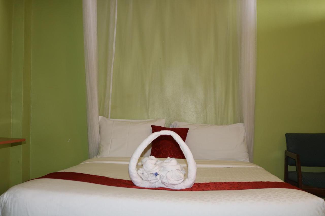 Raygreen Hotel 11/45