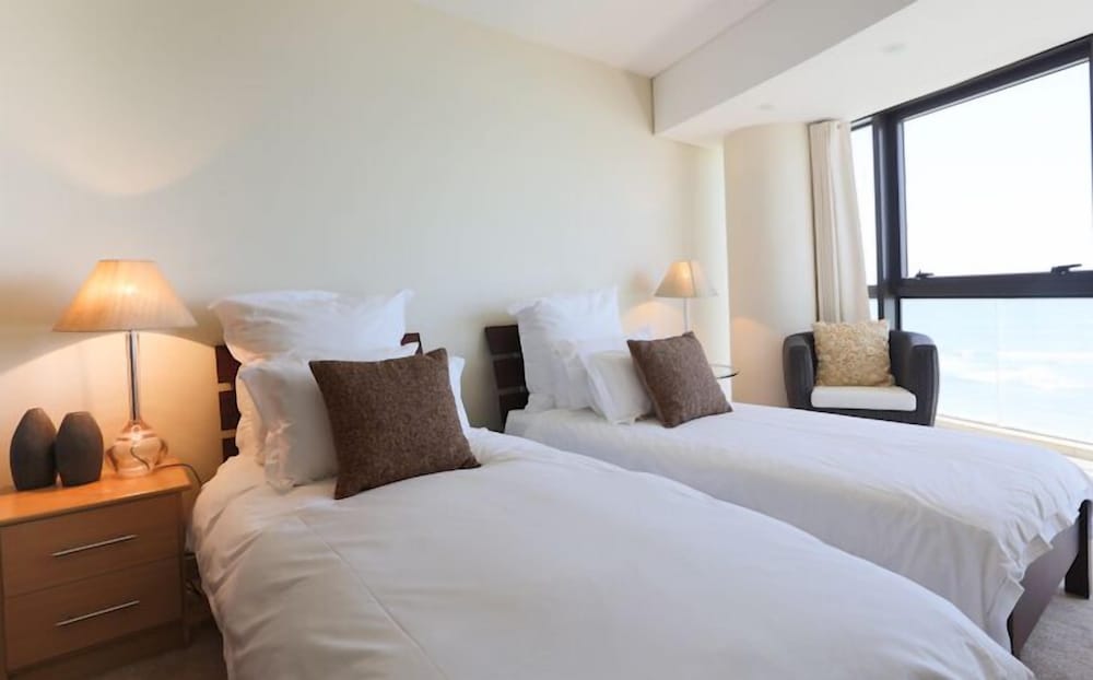 Loddeys Ocean View Apartments 2/10