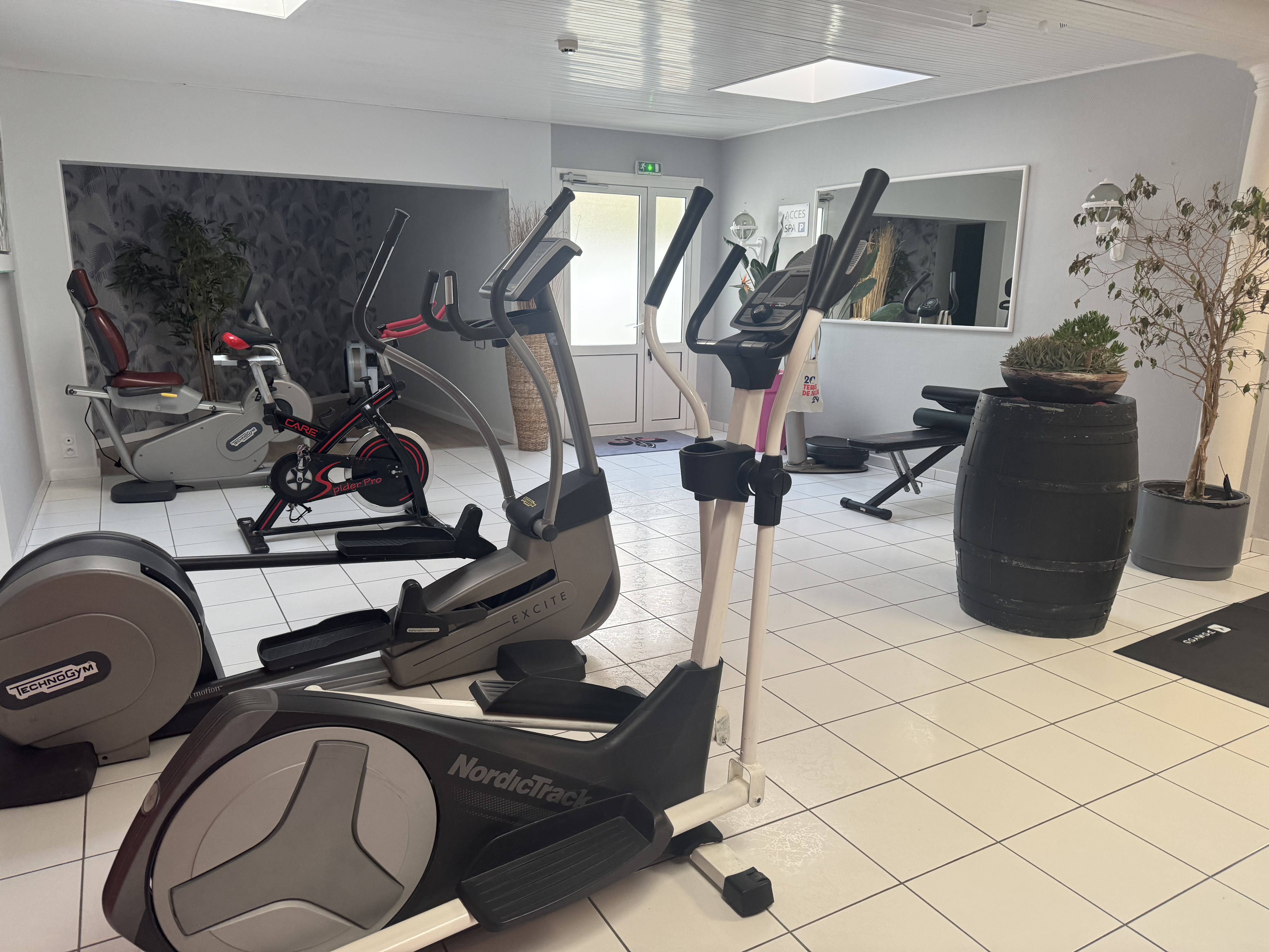 HOTEL LE CALME DES PINS SPA 36/43