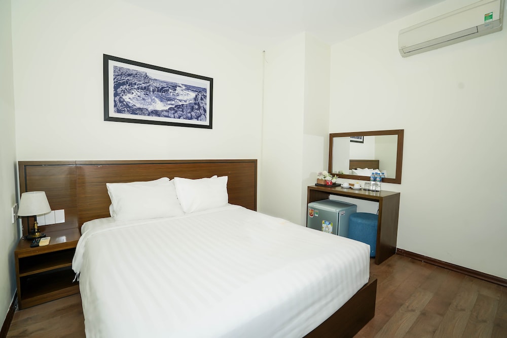 STANDARD, DOUBLE BED, NO WINDOW