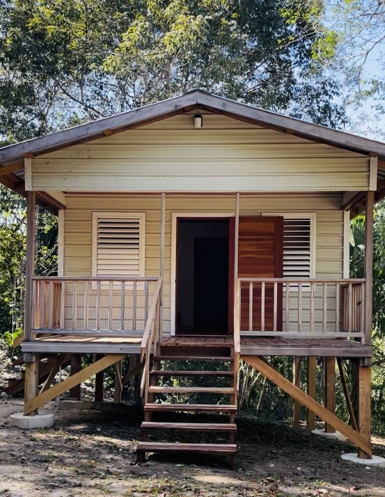 Mariposa Jungle Lodge 5/50