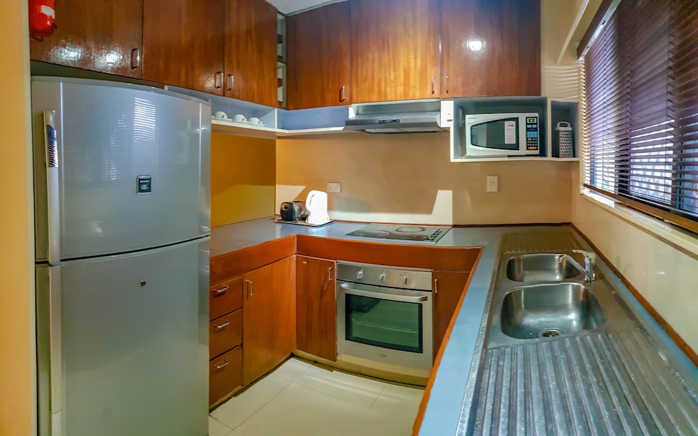 Highlander Hotel and Apartments 16/51