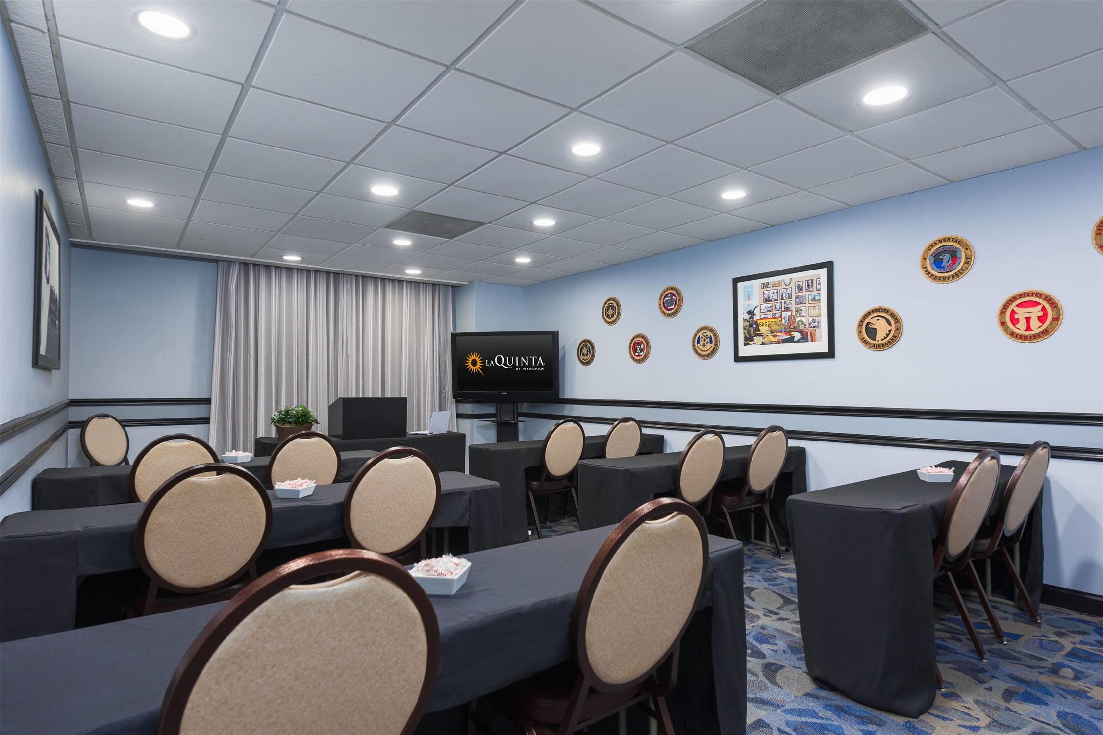 La Quinta Inn Suites Clarksville 51/59