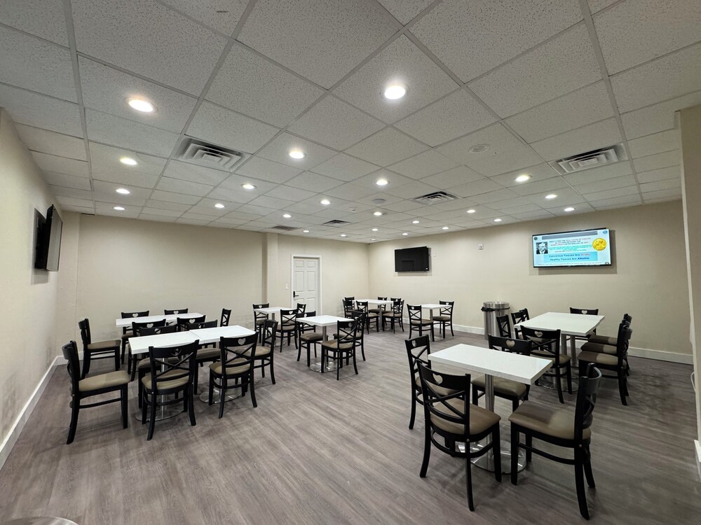 Baymont by Wyndham Corpus Christi Airport 30/50