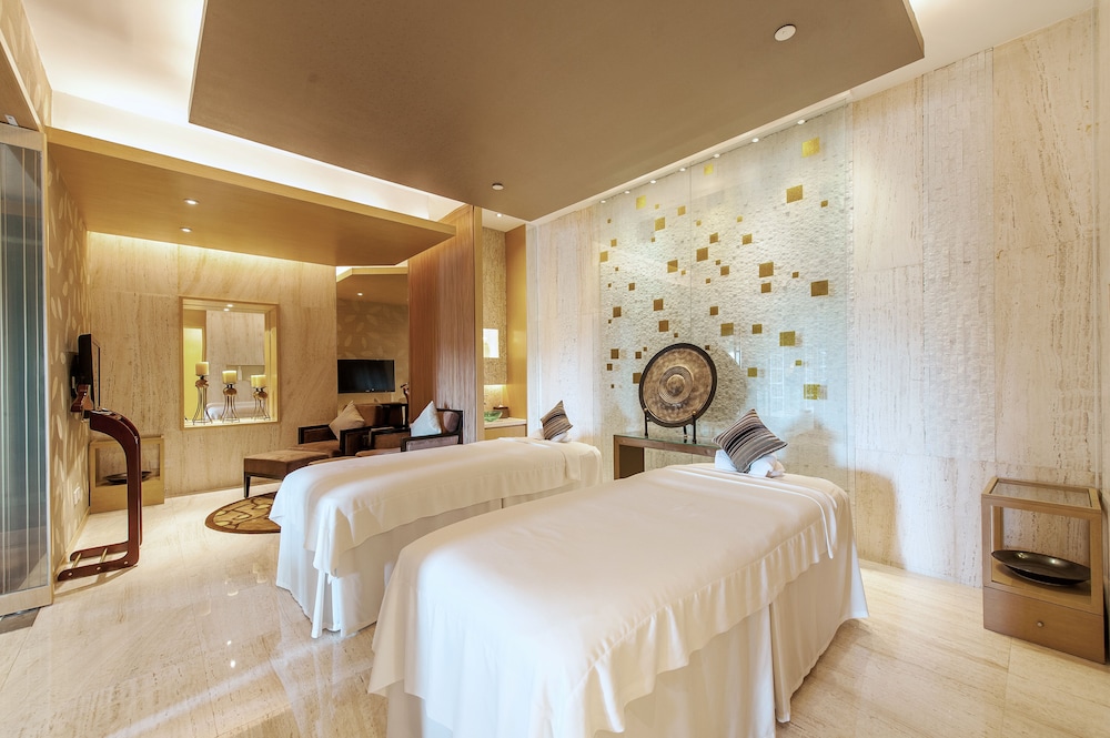 PRESIDENTIAL, SUITE