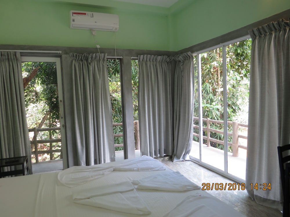 Sinharaja Birder's Lodge 11/36
