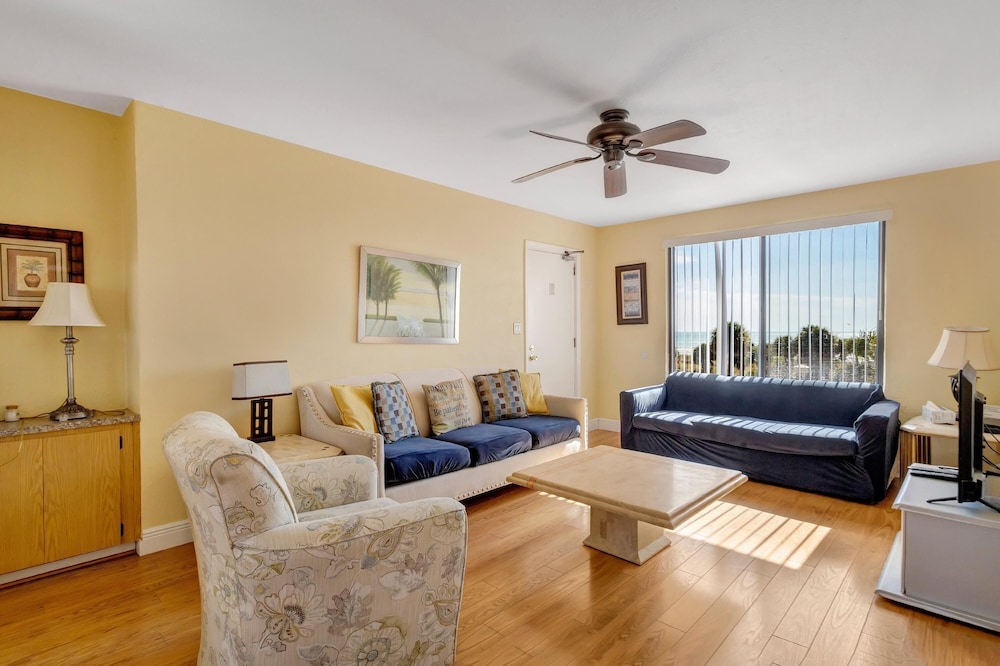 Gulf Winds Resort 29/50