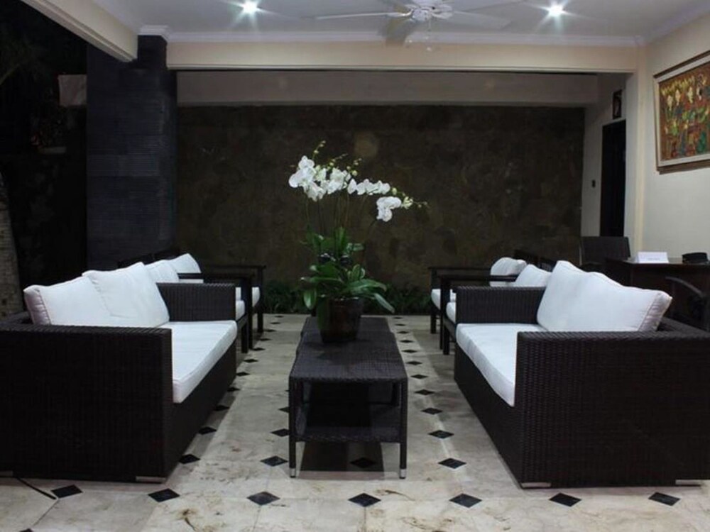 Radha Bali Hotel 10/70