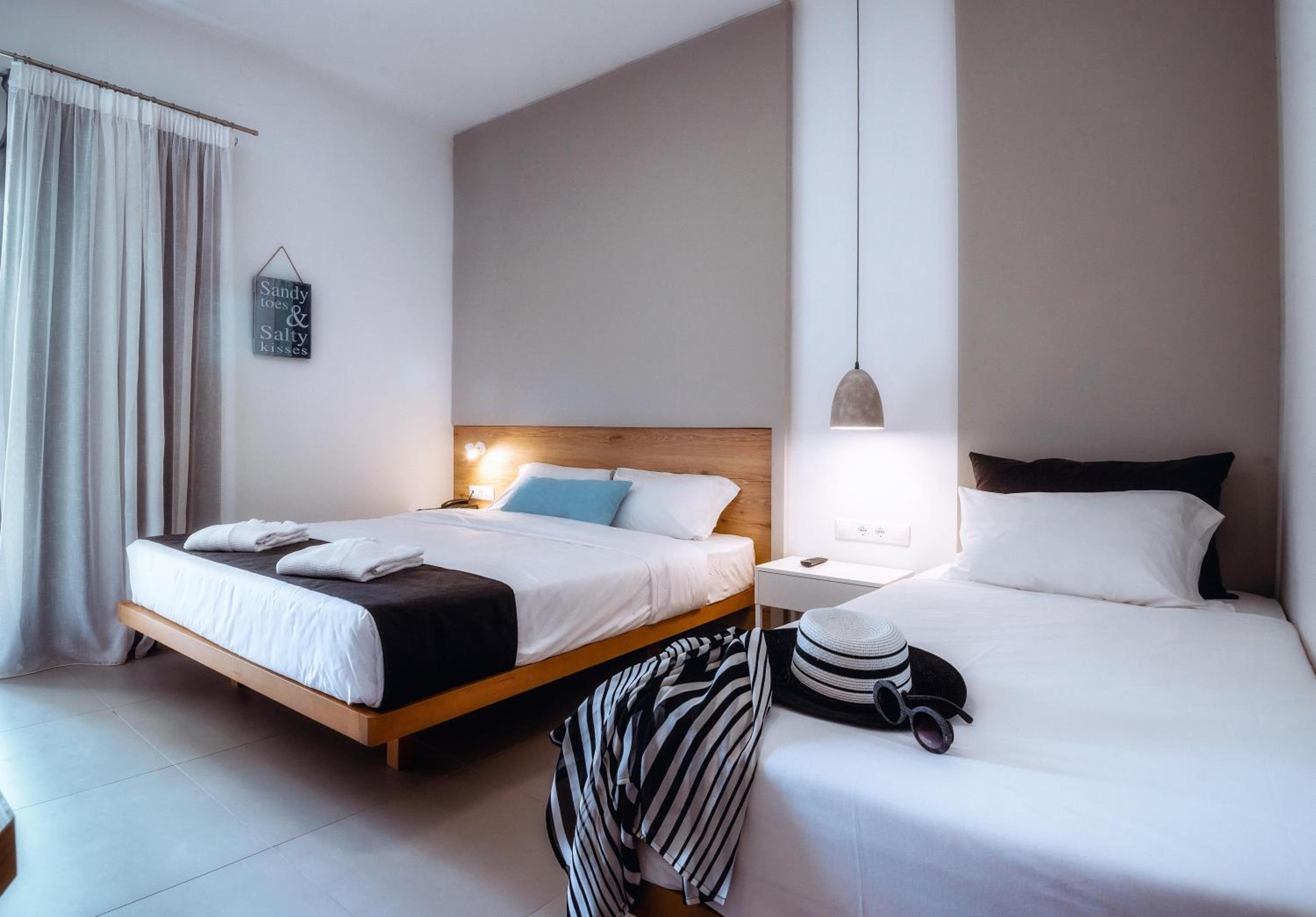 TWIN/DOUBLE ROOM SUPERIOR SIDE SEA VIEW