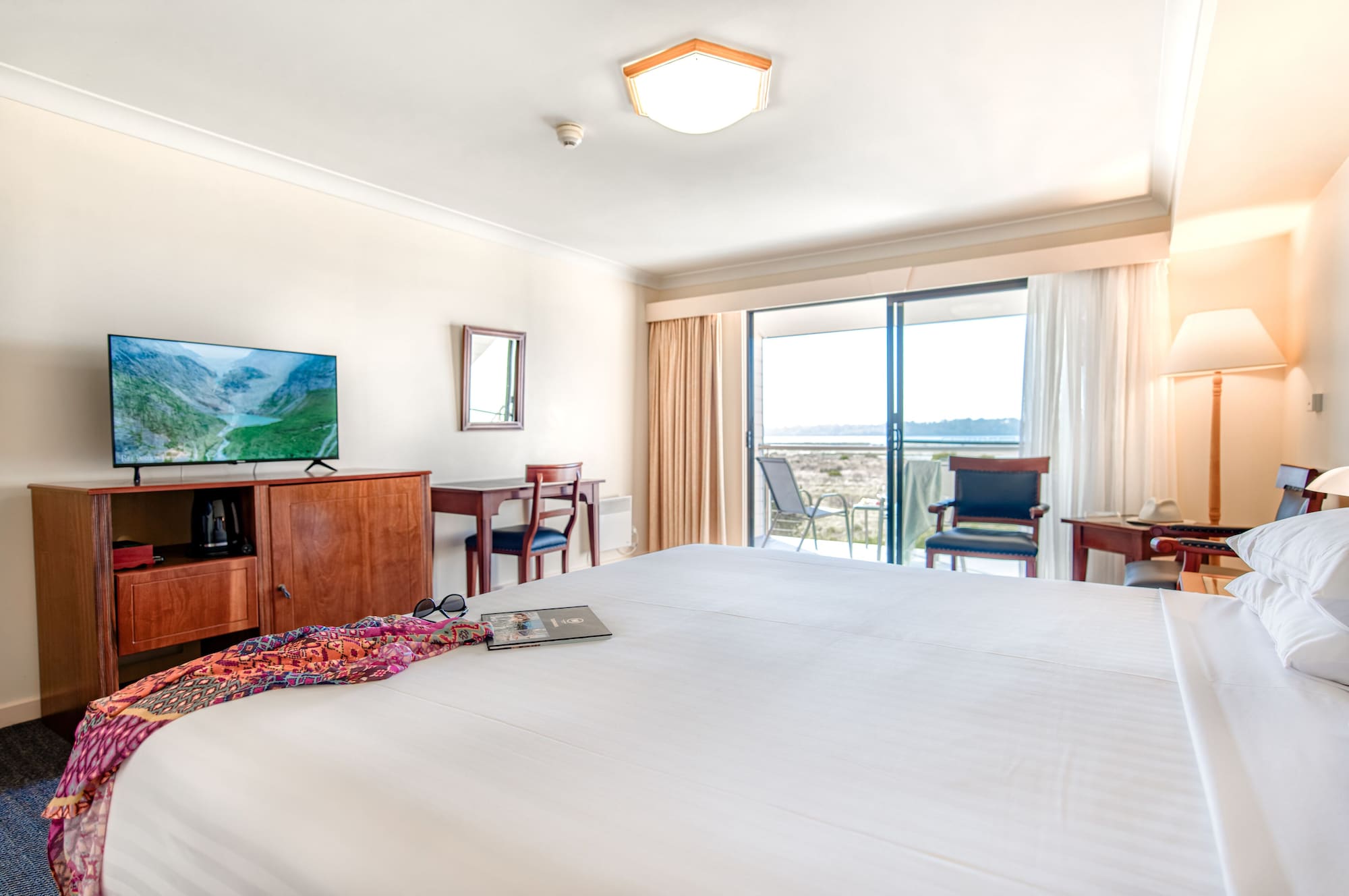 Room, King Bed, Water View