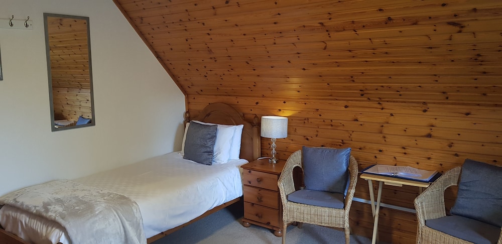 Carn Mhor Bed and Breakfast 16/50